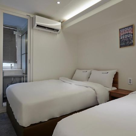 Eight Rest Hostel Myeongdong Сеул Екстериор снимка