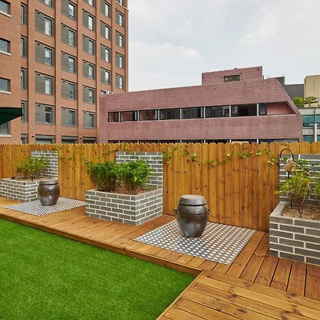 Eight Rest Hostel Myeongdong Сеул Екстериор снимка