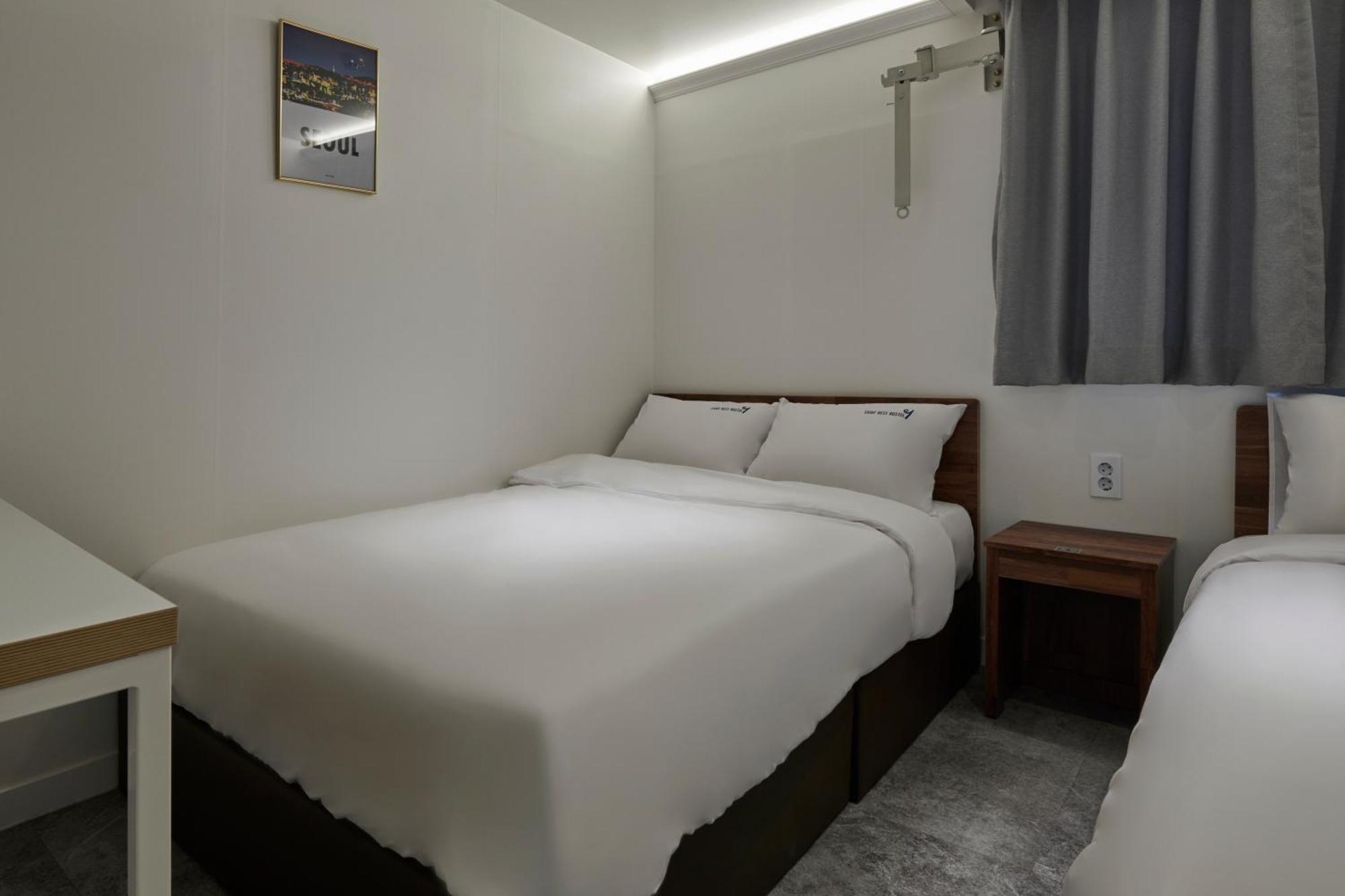Eight Rest Hostel Myeongdong Сеул Екстериор снимка