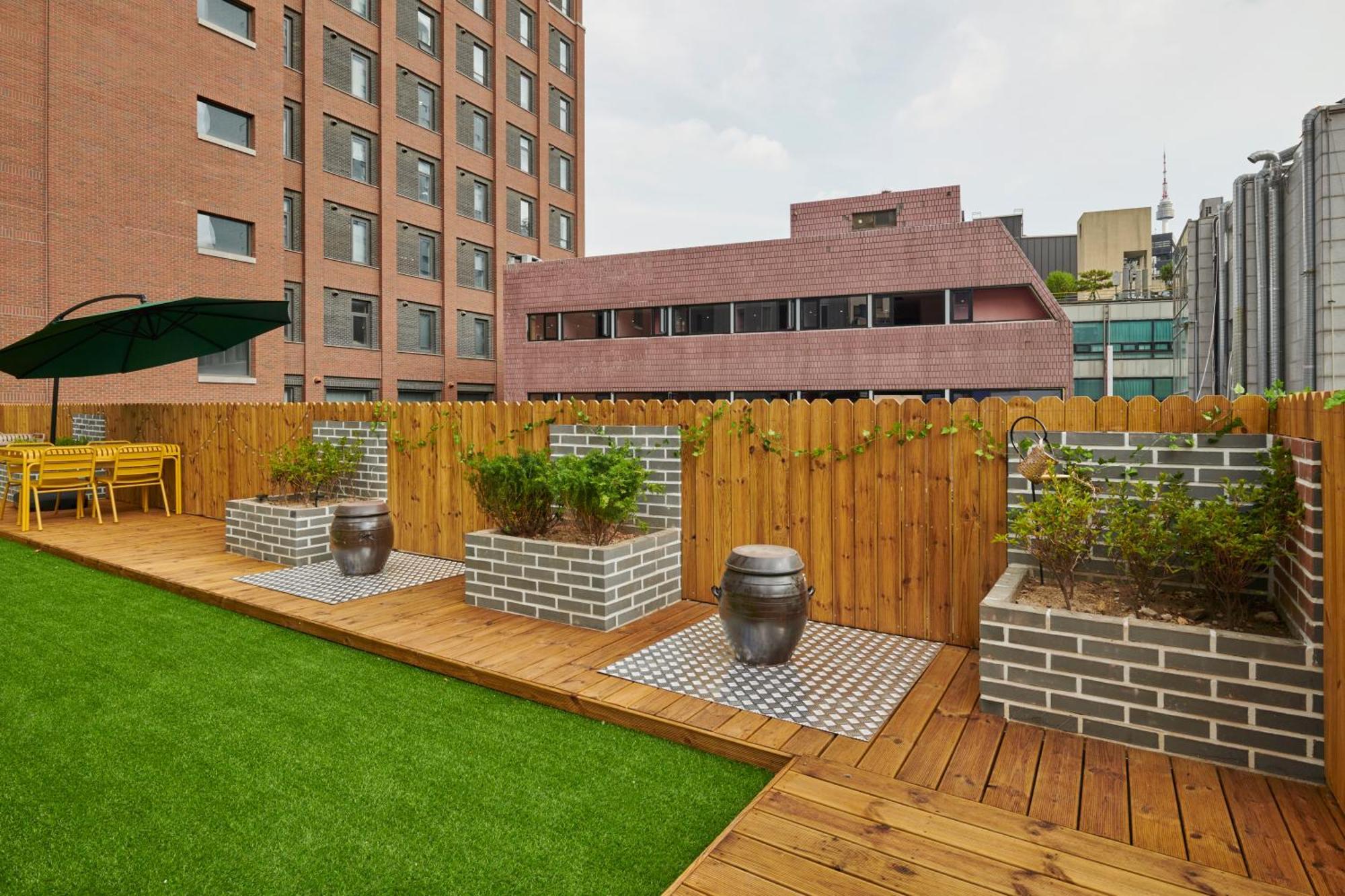 Eight Rest Hostel Myeongdong Сеул Екстериор снимка