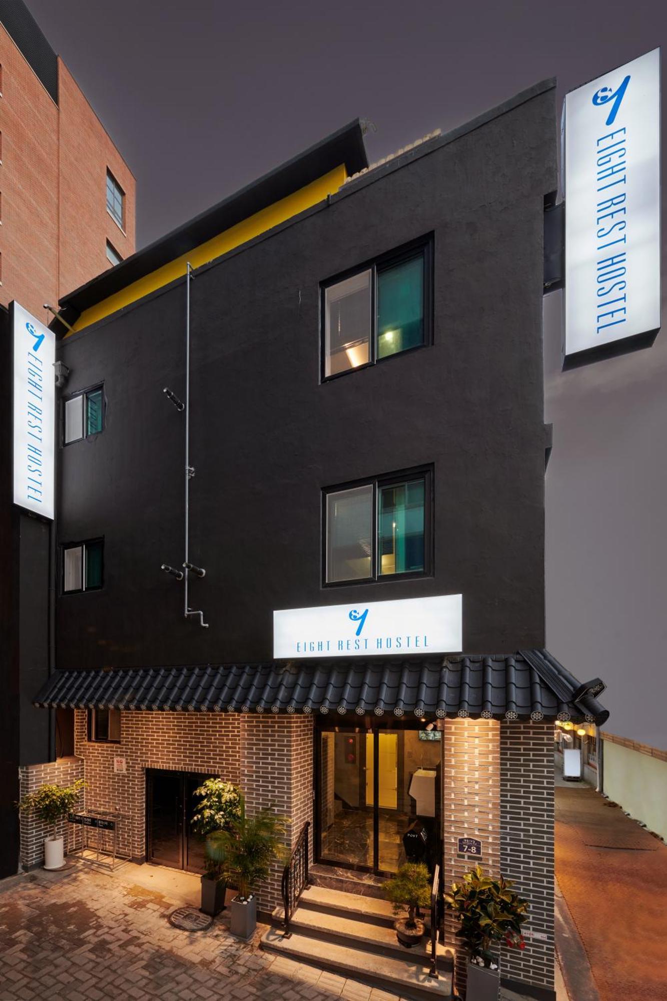 Eight Rest Hostel Myeongdong Сеул Екстериор снимка