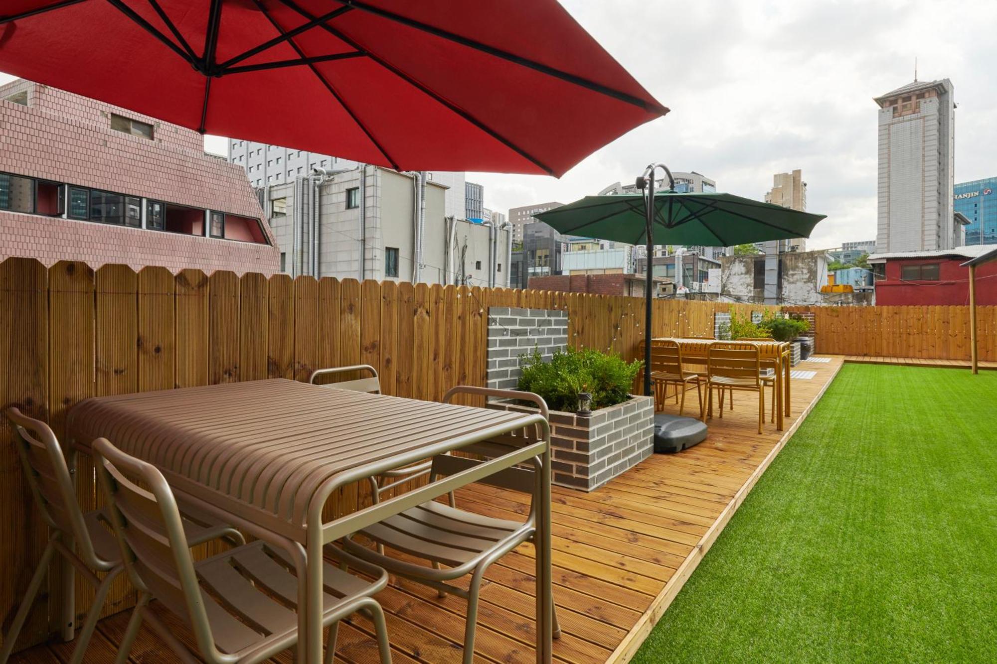 Eight Rest Hostel Myeongdong Сеул Екстериор снимка