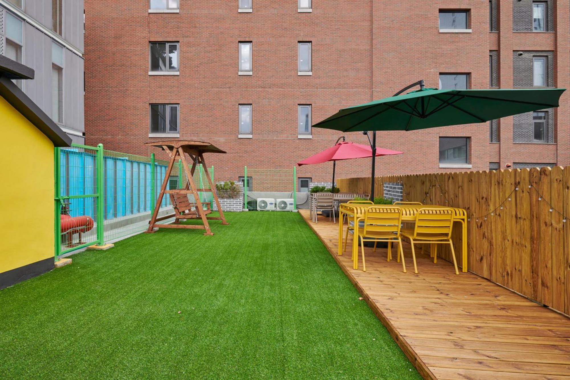 Eight Rest Hostel Myeongdong Сеул Екстериор снимка